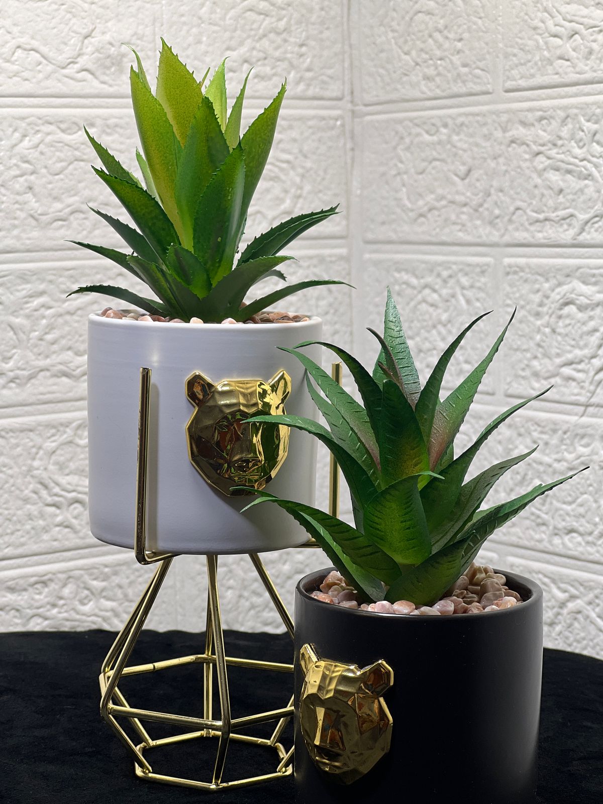 Premium ceramic leaf pot with metal stand