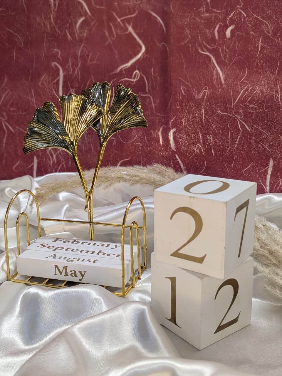Golden Leaf Perpetual Desk Calendar